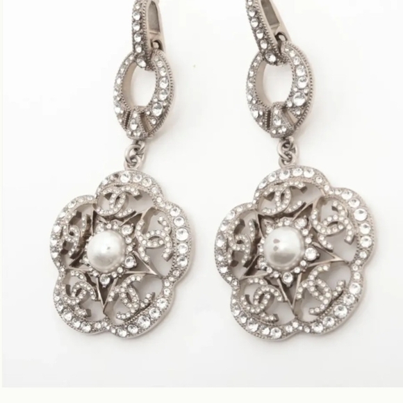 Chanel Silver & White Pearl Drop Earrings Authentic Vintage Coco Elegant - Picture 3 of 5